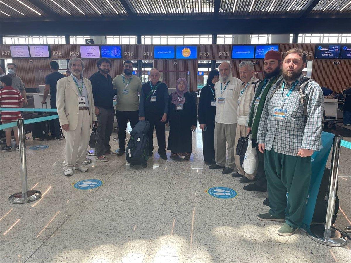 2 yıl aradan sonra ilk kafile umreye gitti