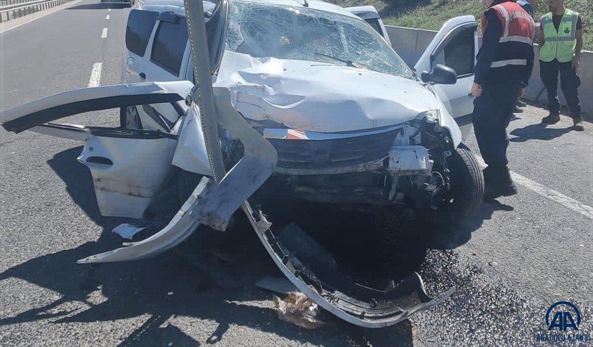 Bilecik'te otomobil bariyere çarptı: 1 ölü