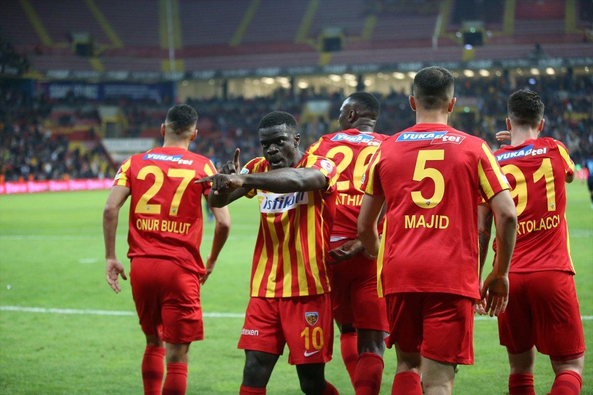 Trabzonspor'u yenen Kayserispor, Türkiye Kupası'nda finalde