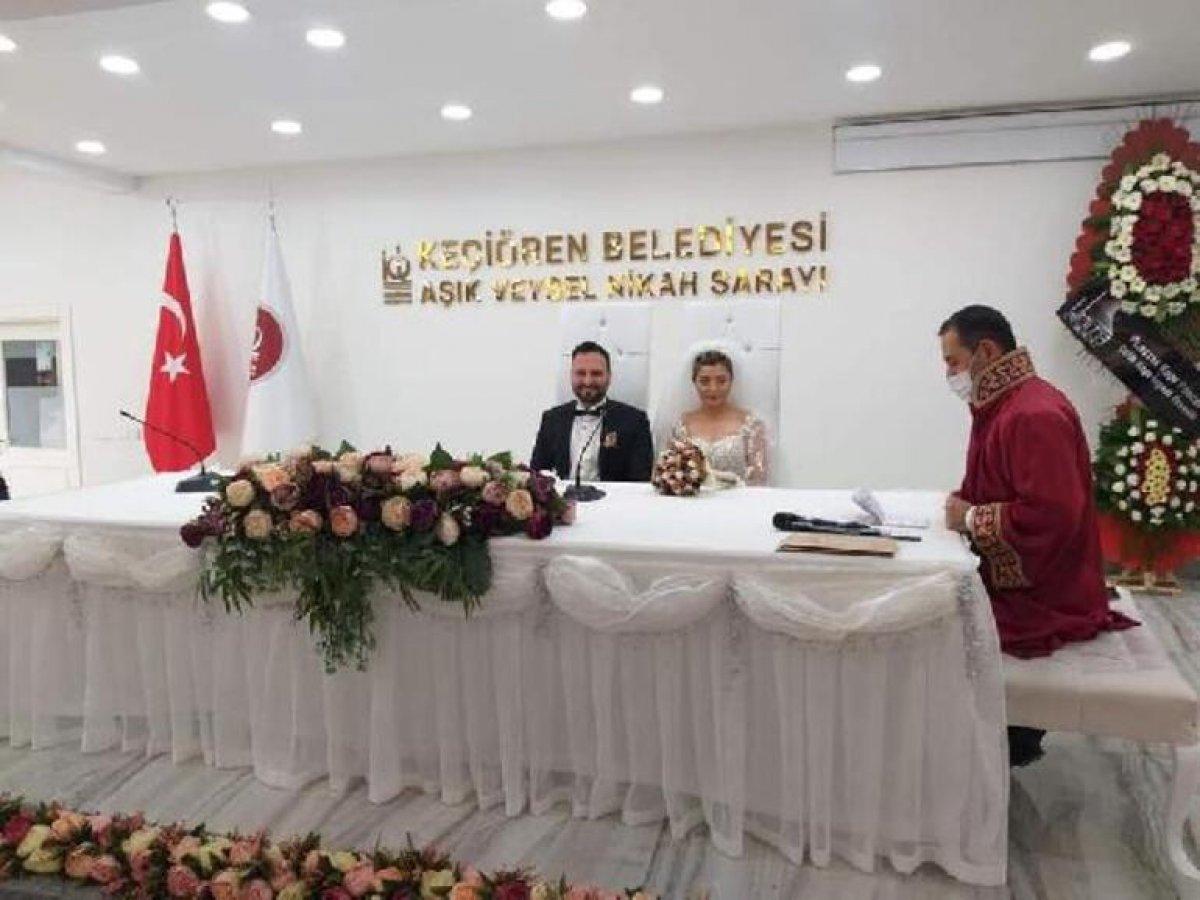 Ankara'da bariyerlere 1 metre kala kaza yapan motosikletli çift kurtarılamadı