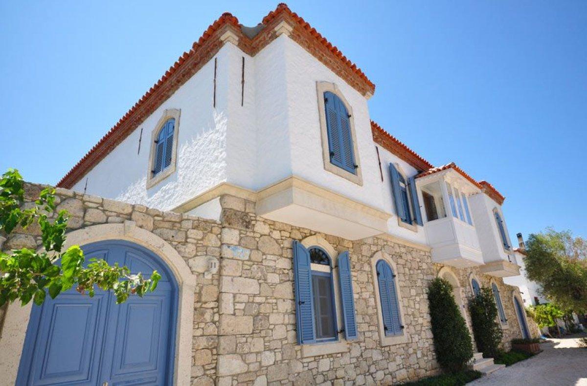 Alaçatı'da 128 dönümlük arazi satışa çıktı