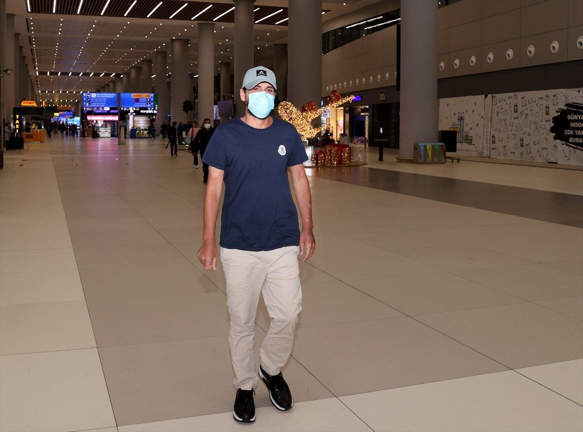 Balıkçıların Bali açıklarında bulduğu Türk kaptan İstanbul'a döndü