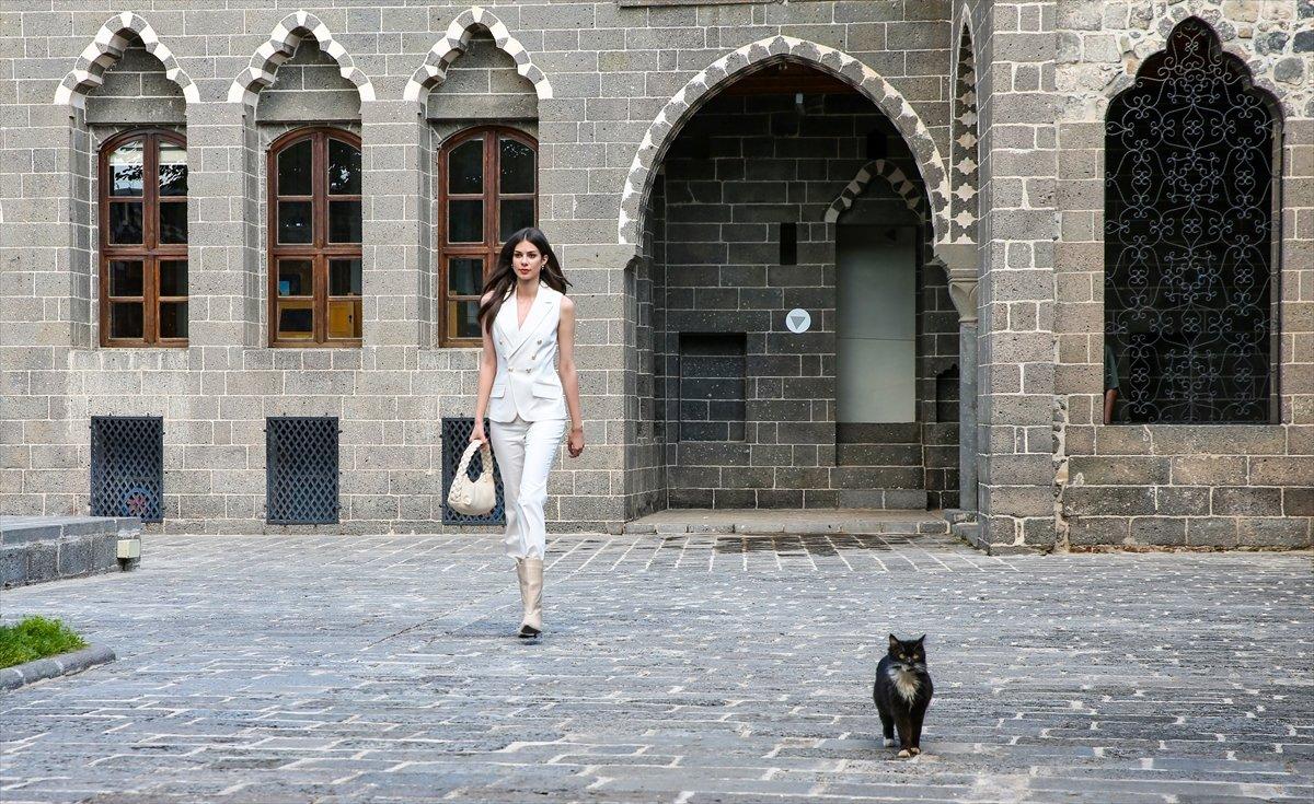 Diyarbakır'ın tarihi mekanlarında defile düzenlendi