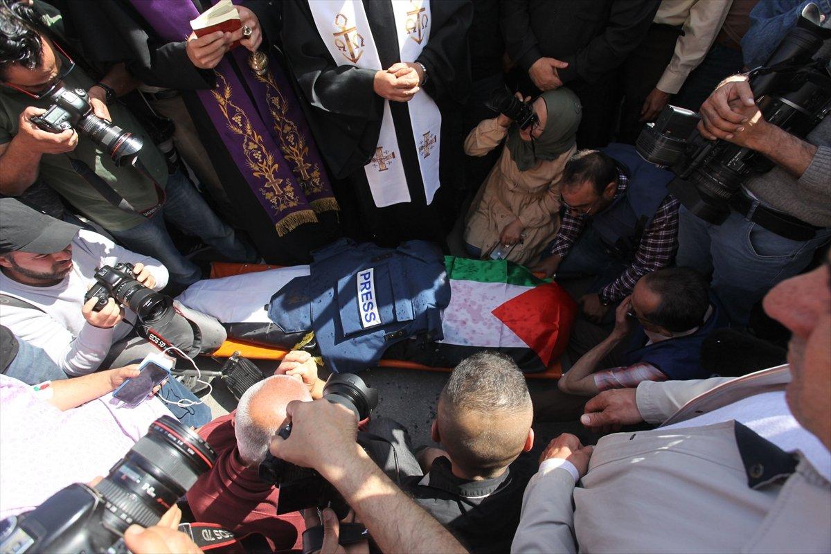 İsrail askerlerinin açtığı ateş, El Cezire'nin kadın muhabirini öldürdü