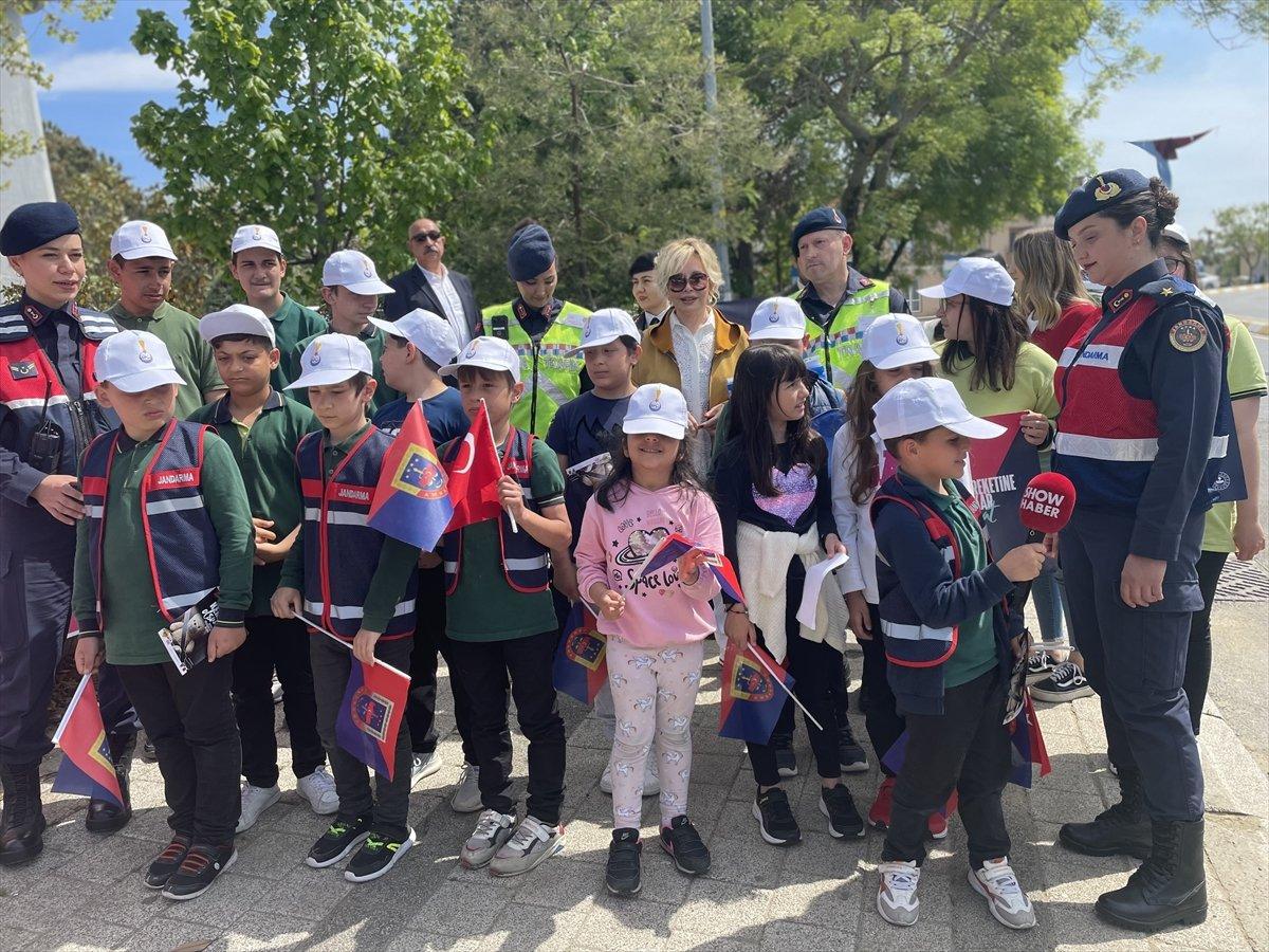 İstanbul'da yayalar için güvenli trafik etkinliği
