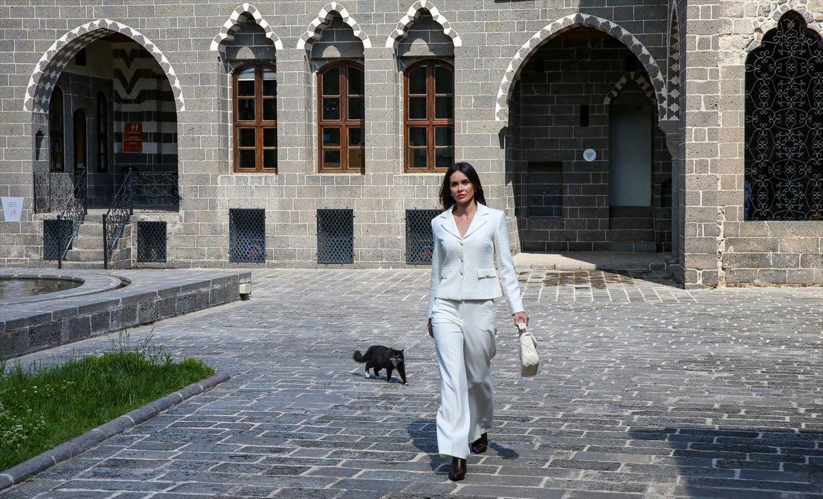 Diyarbakır'ın tarihi mekanlarında defile düzenlendi