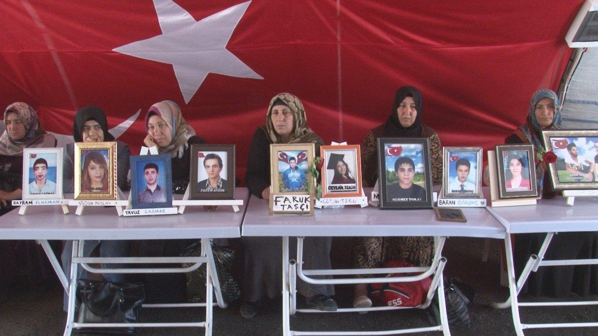 Diyarbakır'da evlat nöbetindeki baba: Oğlum, gel Türk devletine sığın