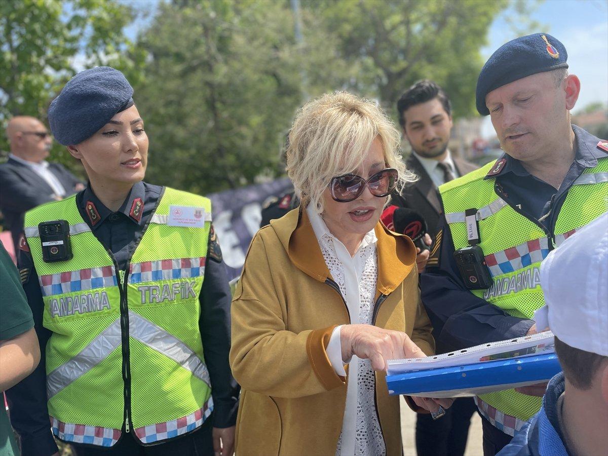 İstanbul'da yayalar için güvenli trafik etkinliği