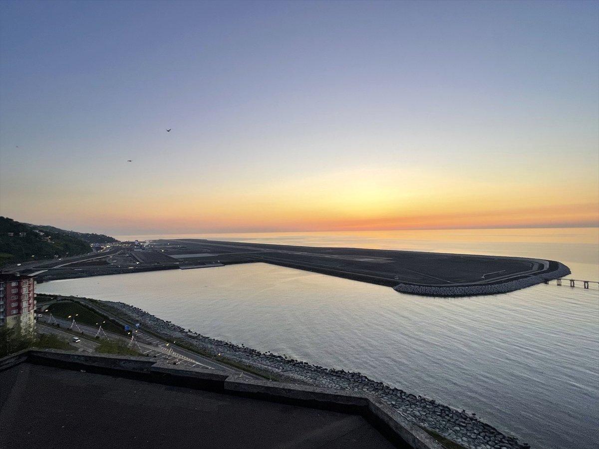 Rize-Artvin Havalimanı'nda ışıklar yandı