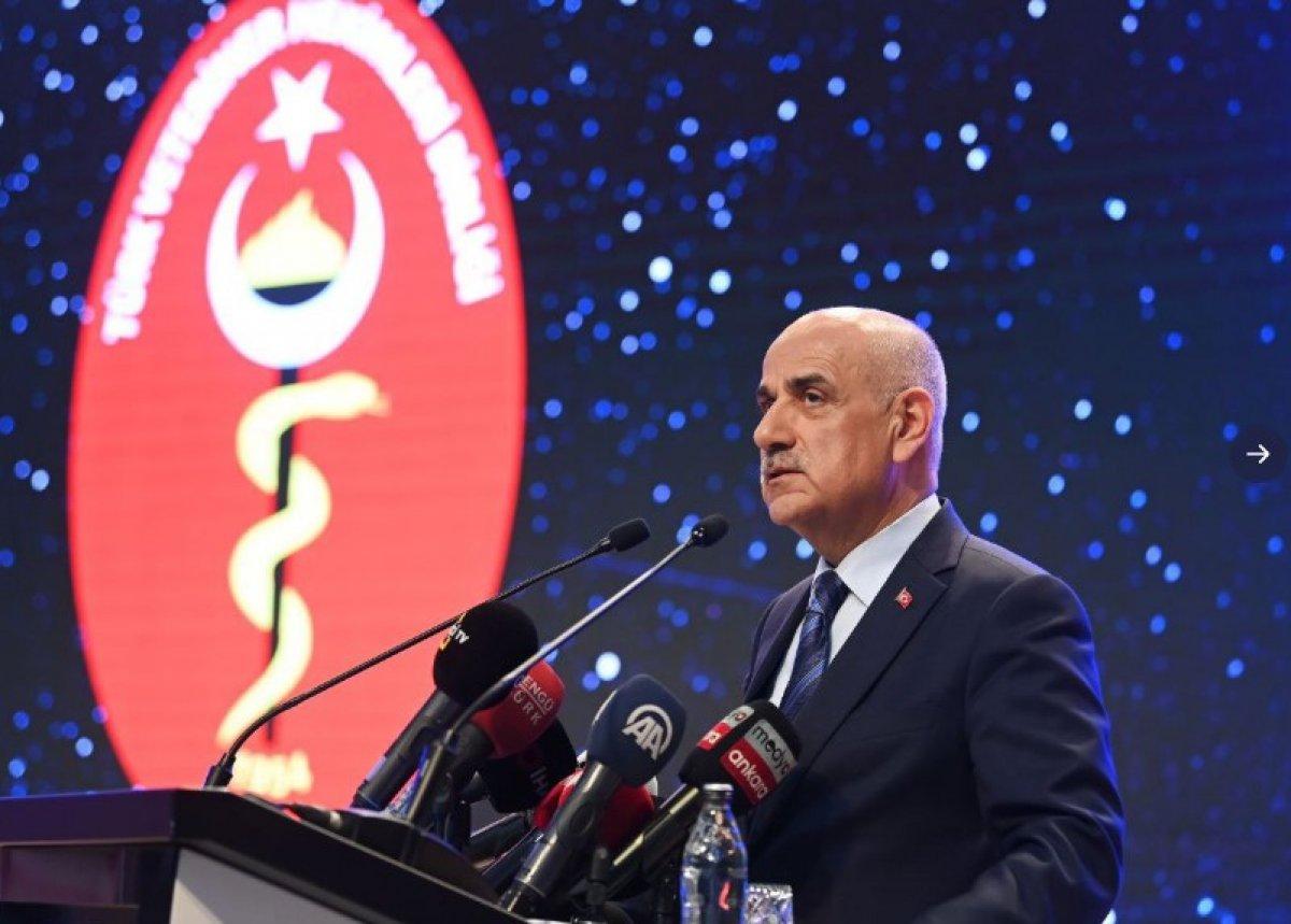 Vahit Kirişci'den sokak hayvanlarıyla ilgili açıklama