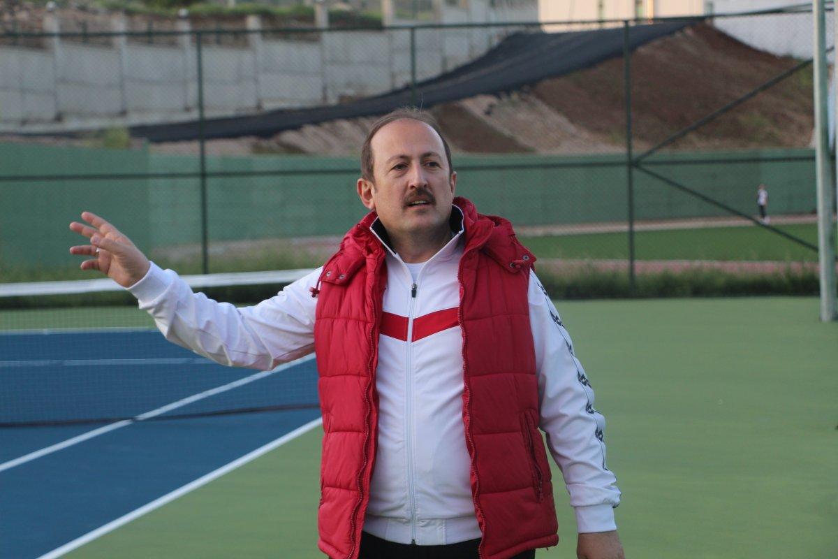 Şırnak'ta Cudi Dağı manzaralı tenis turnuvası