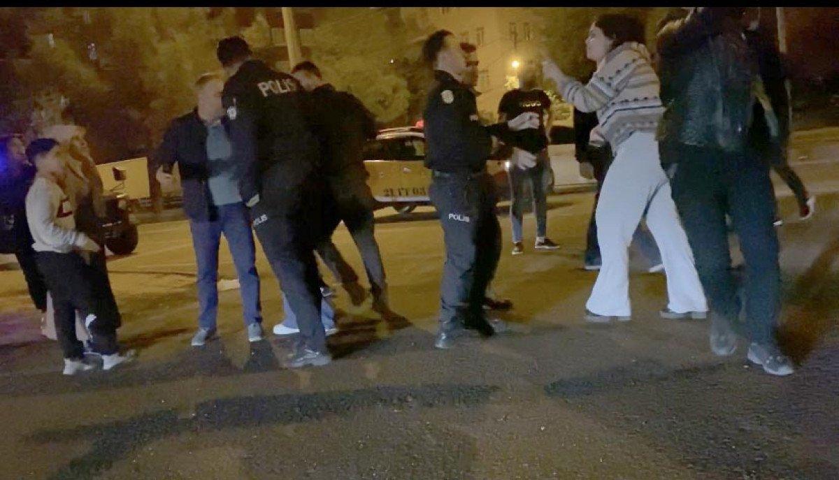 Diyarbakır’da önce erkekler sonra kadınlar kavga etti