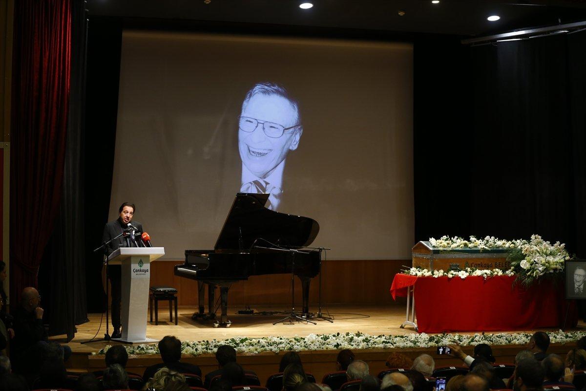 Fazıl Say, babasının cenaze töreninde piyano çaldı