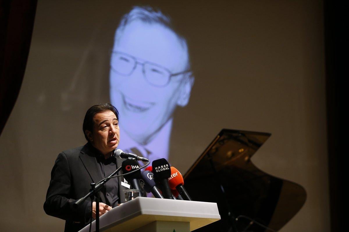 Fazıl Say, babasının cenaze töreninde piyano çaldı