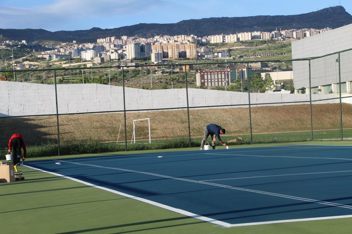Şırnak'ta Cudi Dağı manzaralı tenis turnuvası