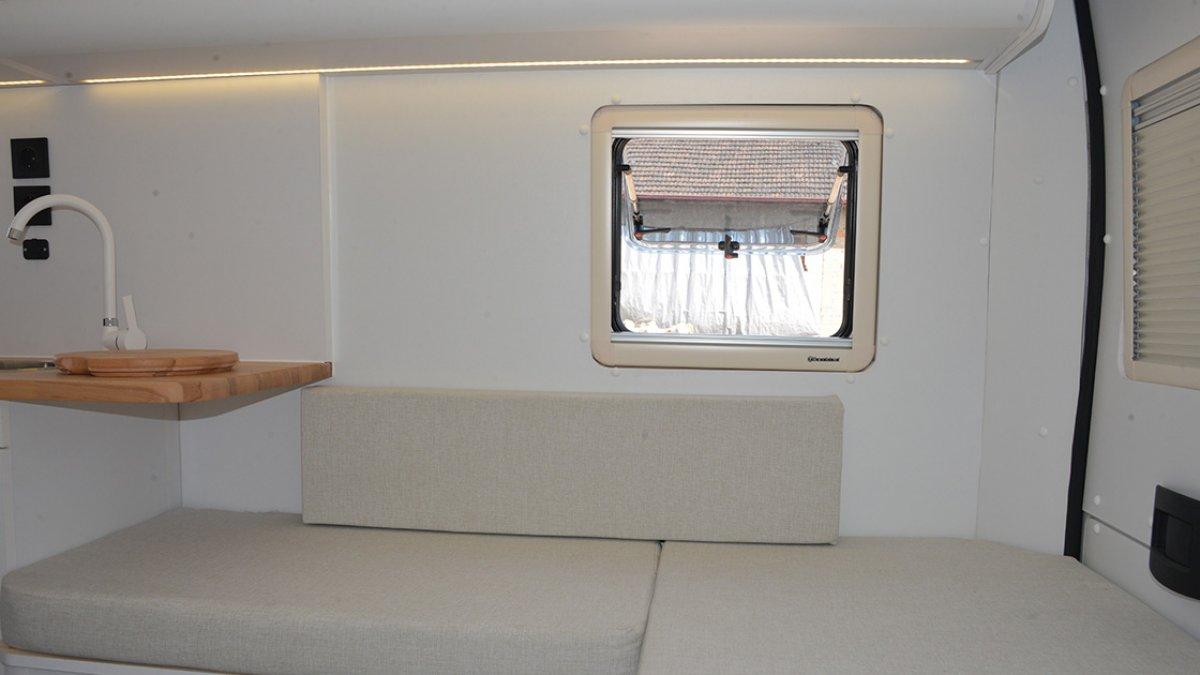 Kütahya'da panelvan araçlardan karavan yapıyor