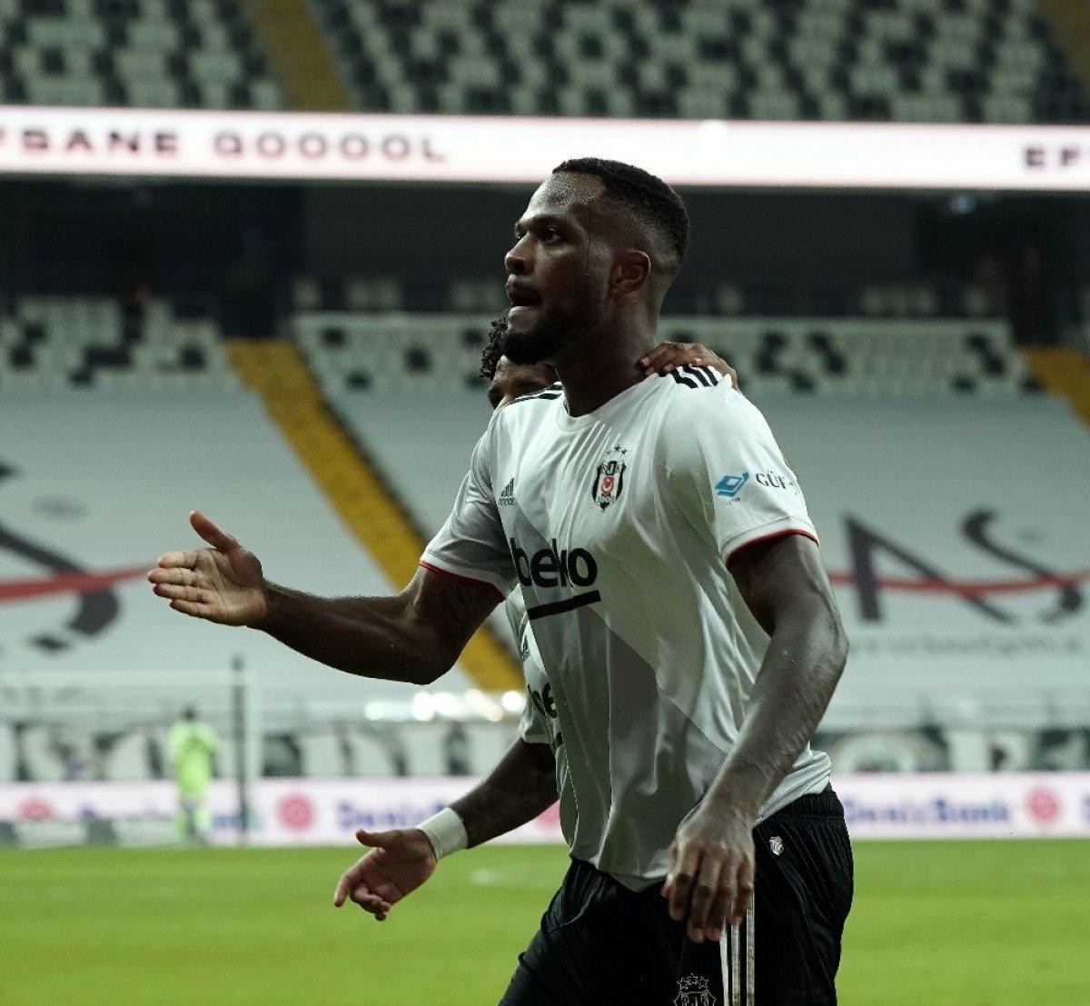 Başakşehir'in hedefinde Cyle Larin var