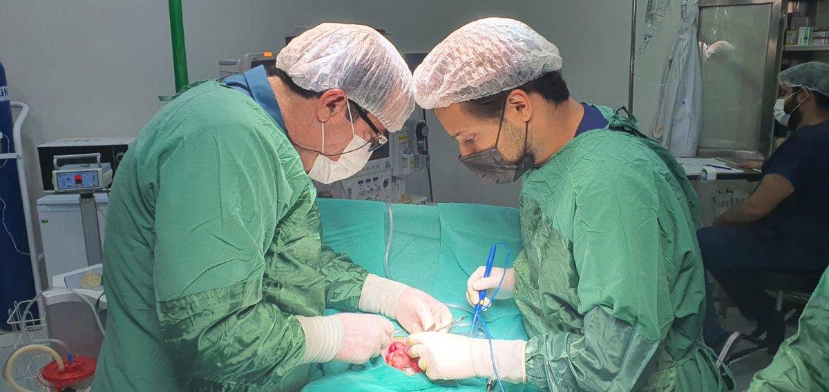 Elazığ'da, bağırsakları dışarıda doğan bebek ameliyatla sağlığına kavuştu