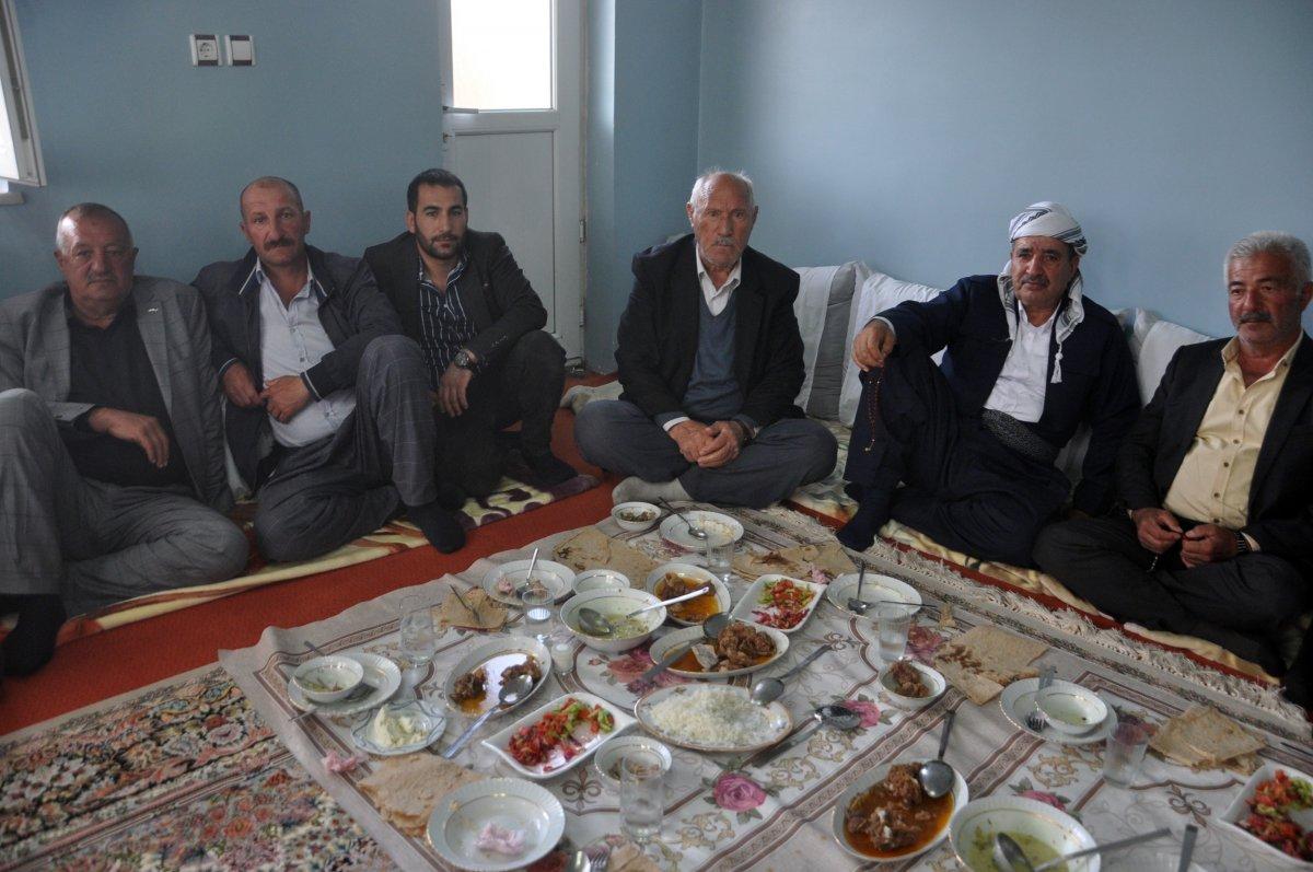 Hakkari'de iki aile daha barıştan yana oldu