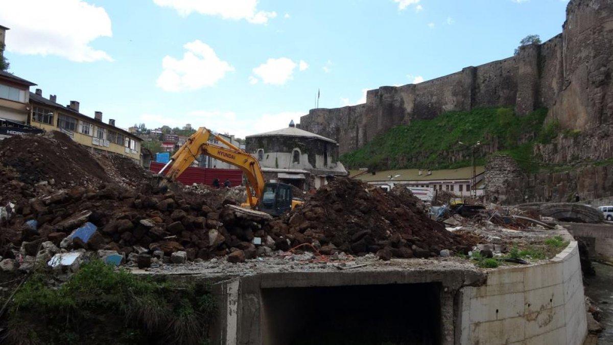 Bitlis'te tarihi yapılar gün yüzüne çıkarılıyor