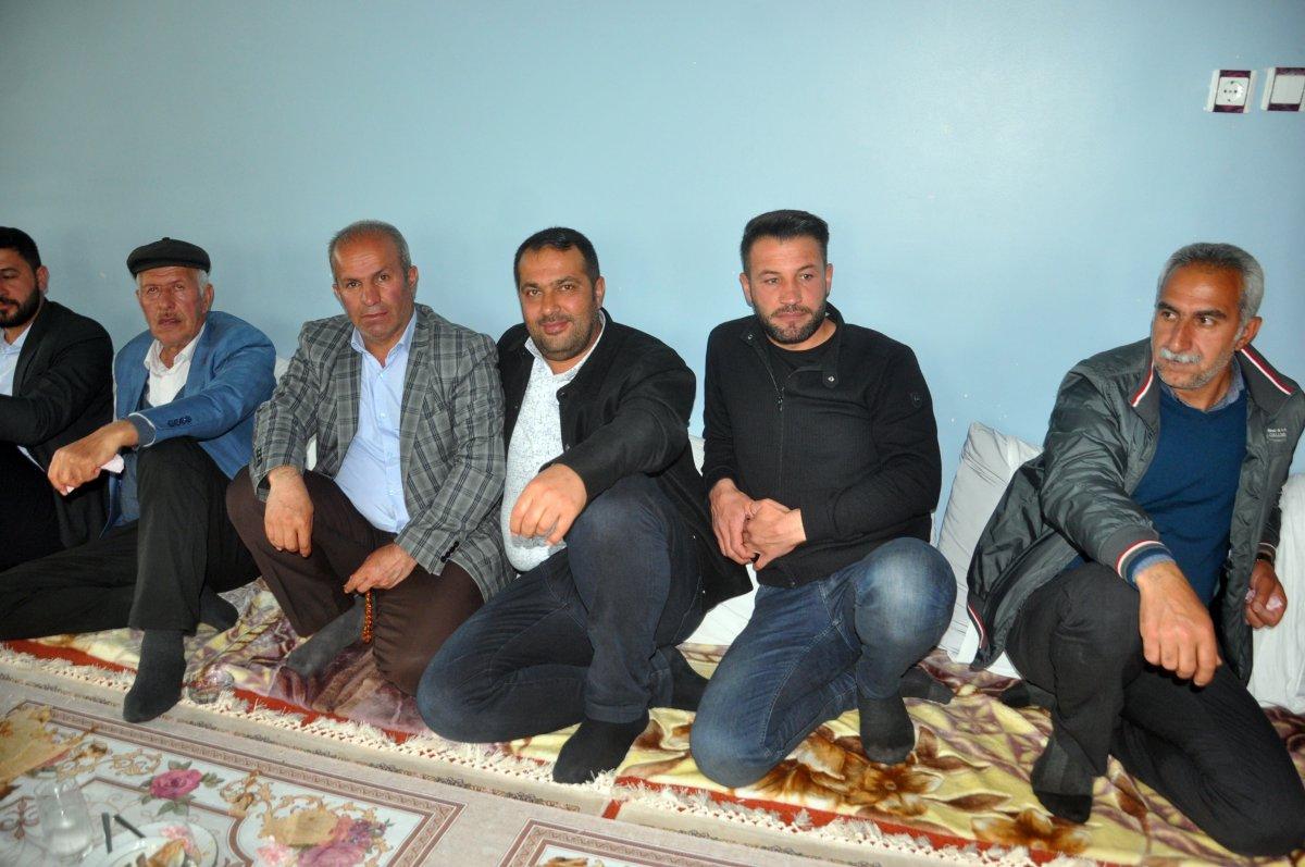 Hakkari'de iki aile daha barıştan yana oldu