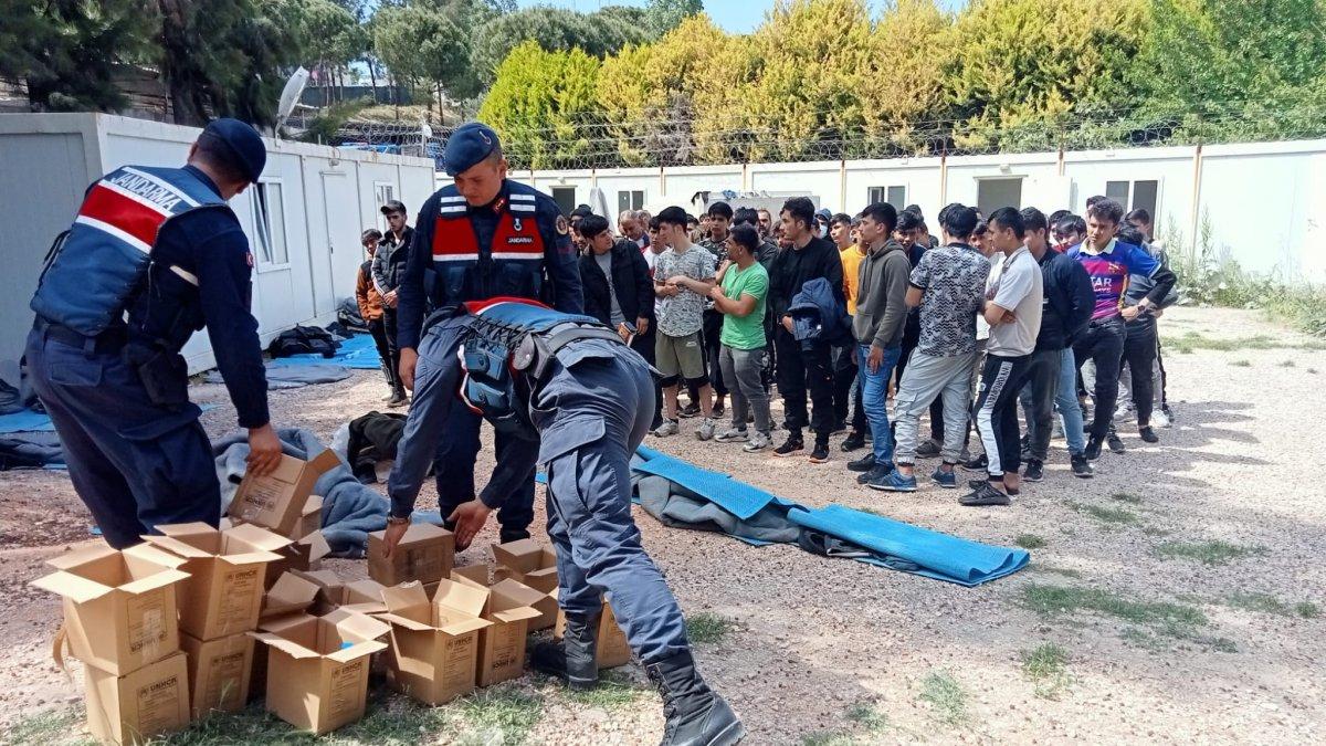 İzmir’de İHA ile tespit edilen 118 göçmen yakalandı
