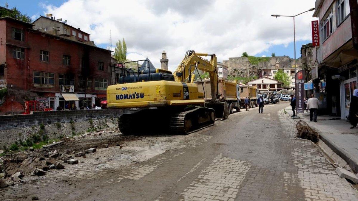 Bitlis'te tarihi yapılar gün yüzüne çıkarılıyor