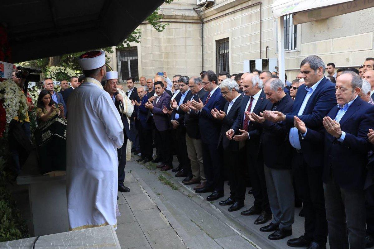 Muhalefet temsilcileri, Mithat Sancar'ın annesinin cenazesine katıldı