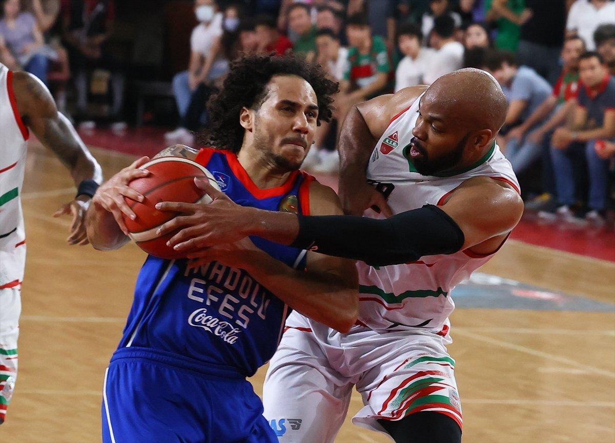 Pınar Karşıyaka, Anadolu Efes'e karşı seriyi 1-1'e getirdi