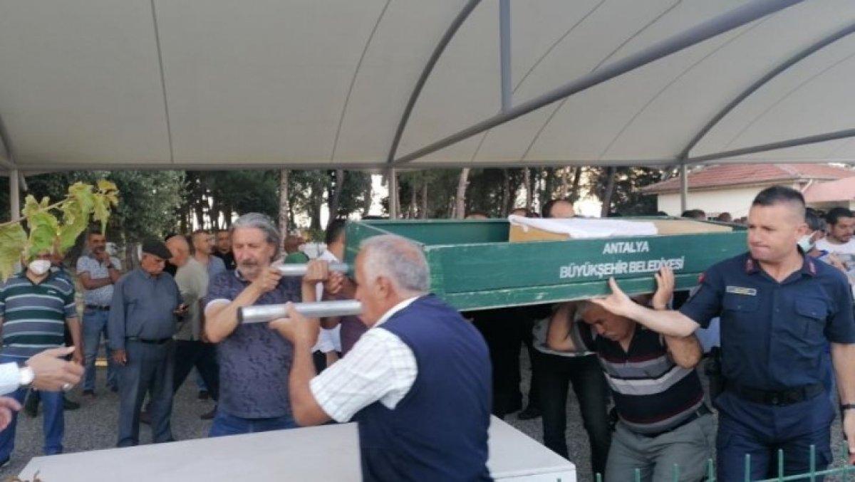 Antalya'da 2 yaşındaki kızını öldüren anne tutuklandı