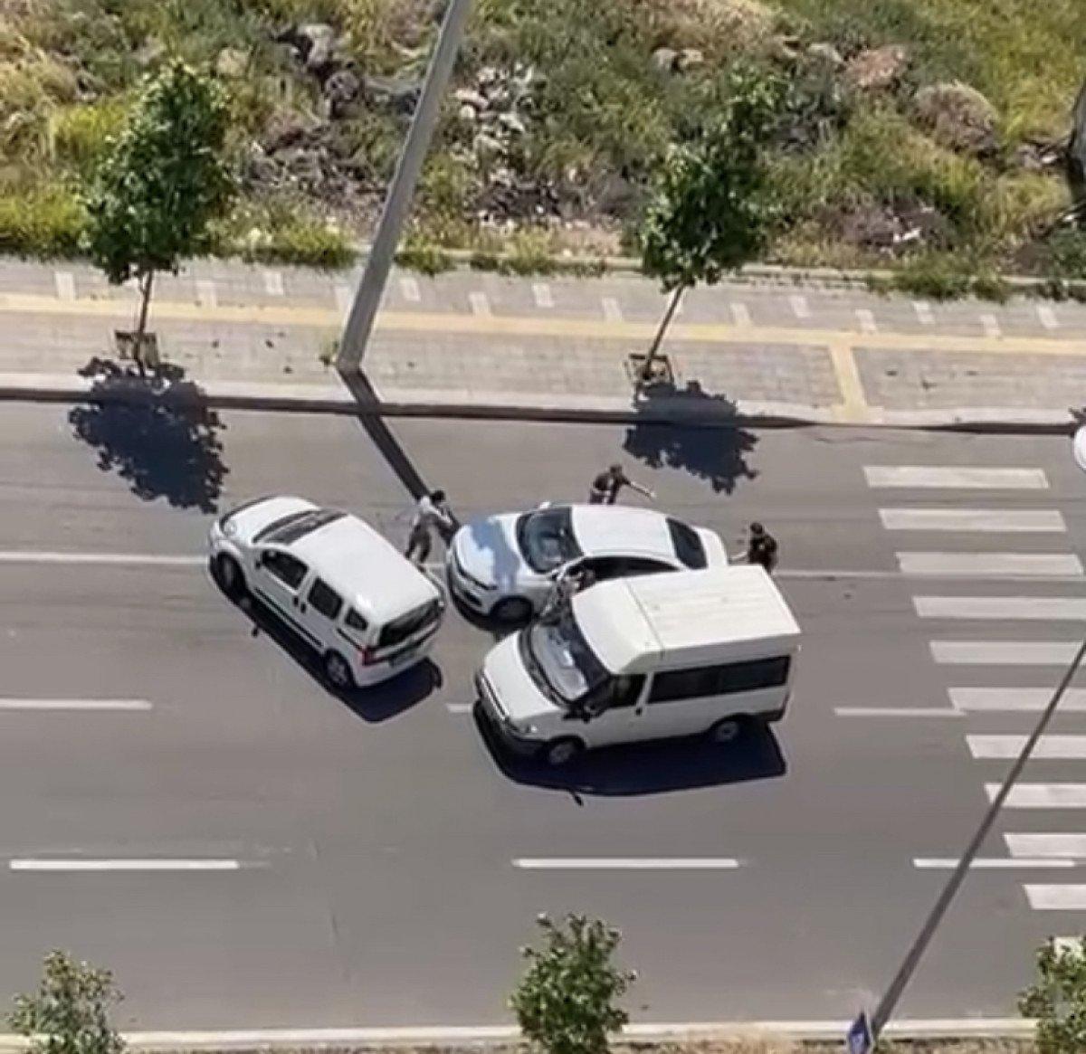 Diyarbakır’da 16 göçmen tek otomobilden çıktı