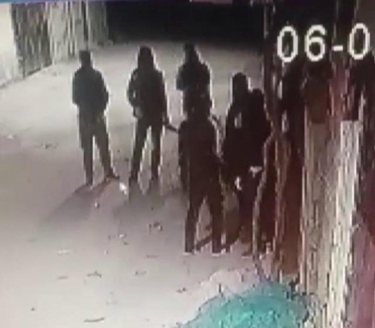 Adana'da DEAŞ tehdidi: Evi önce kurşunlandı, sonra yakıldı