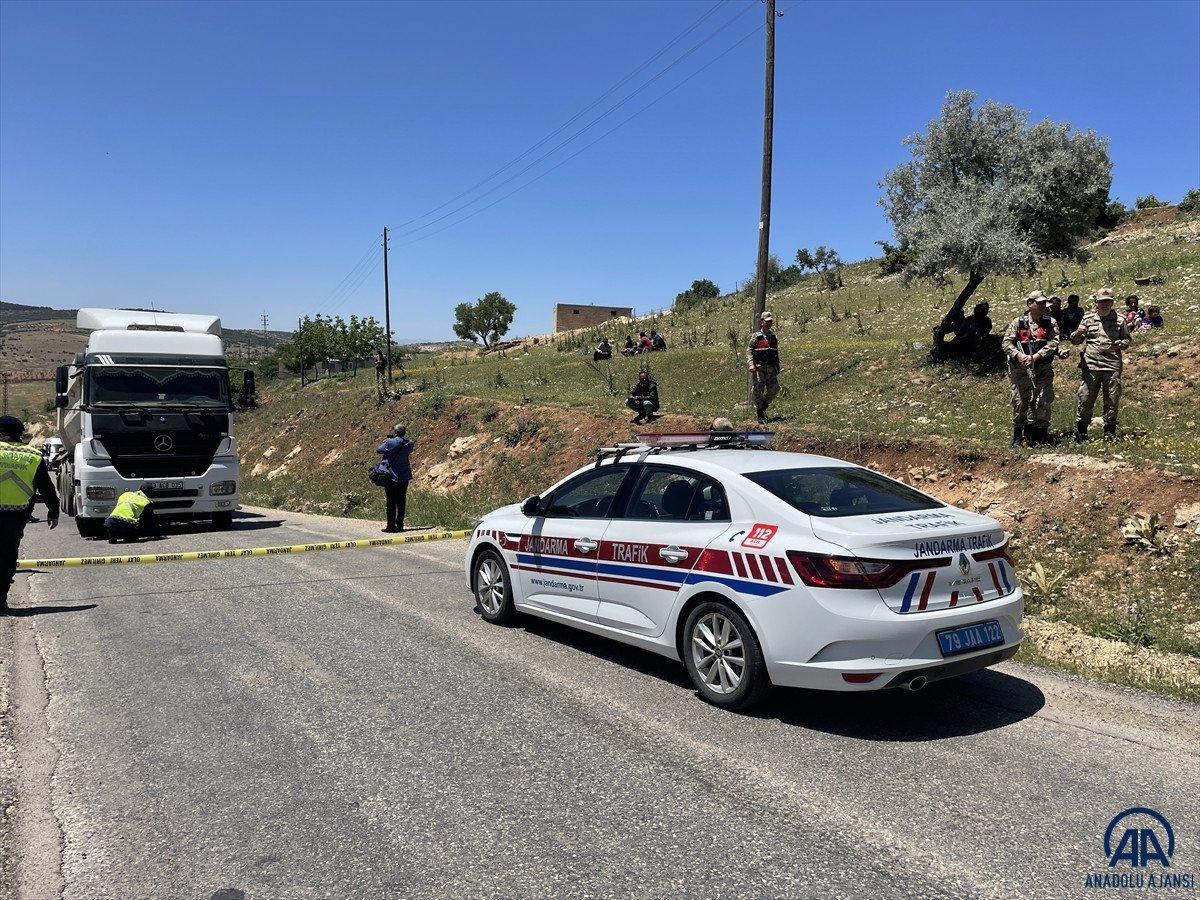 Kilis'te 8 yaşındaki çocuk kamyonun altında can verdi
