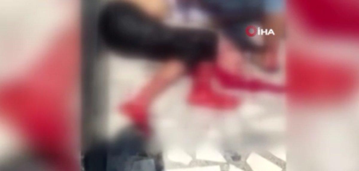 Zeytinburnu'nda iki Afgan ev arkadaşını öldürdü