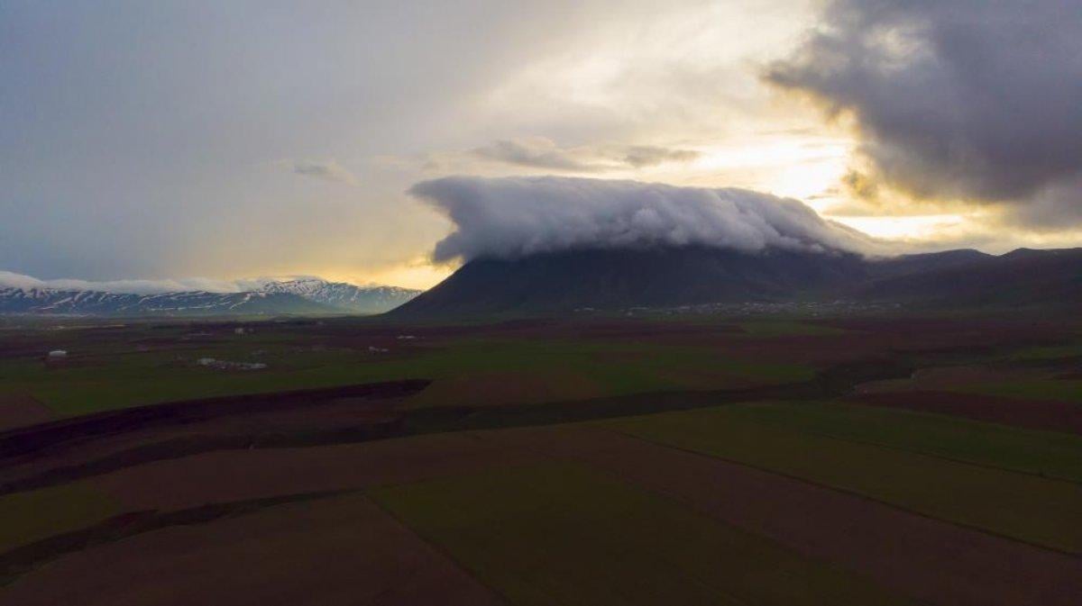 Atatürk Dağı'nda bulutlardan görsel şölen