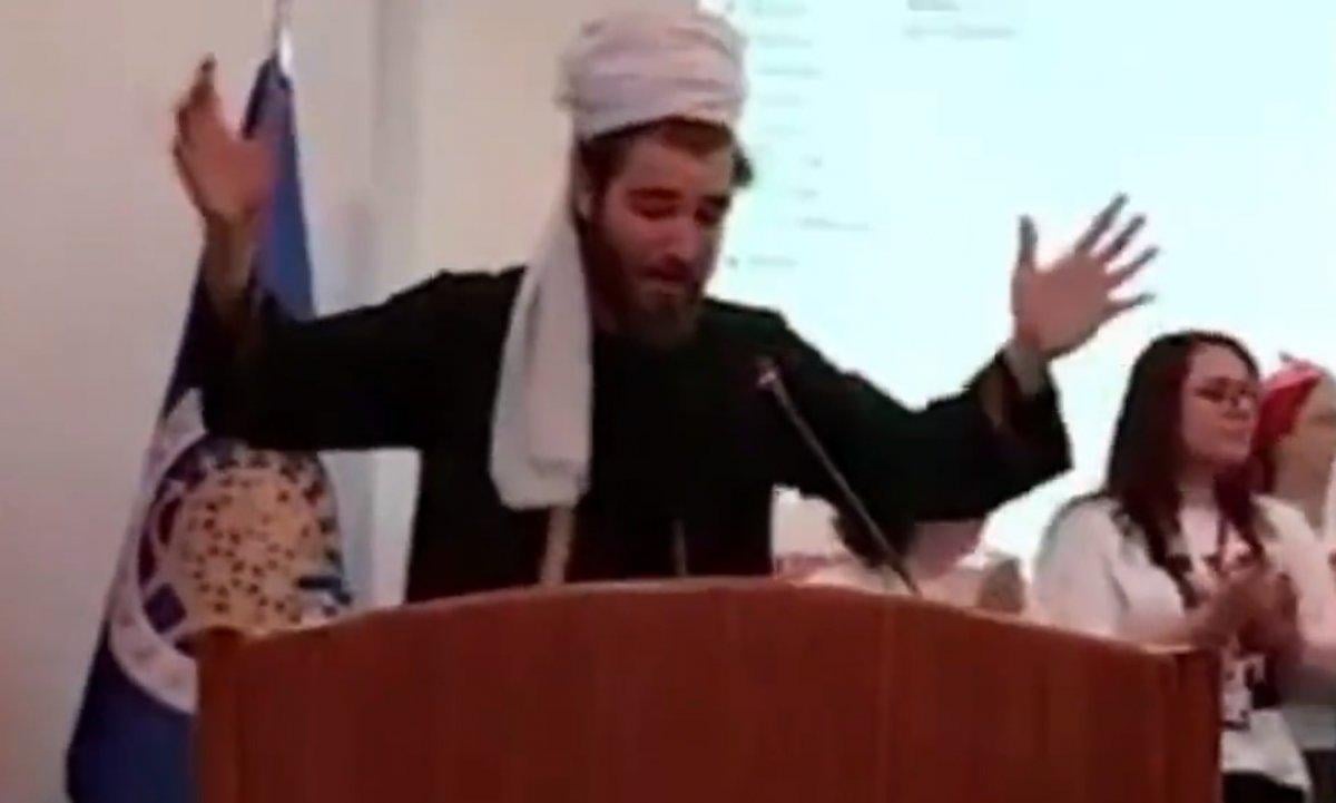 Ankara Üniversitesi’nde İslam’a hakaret gösterisi