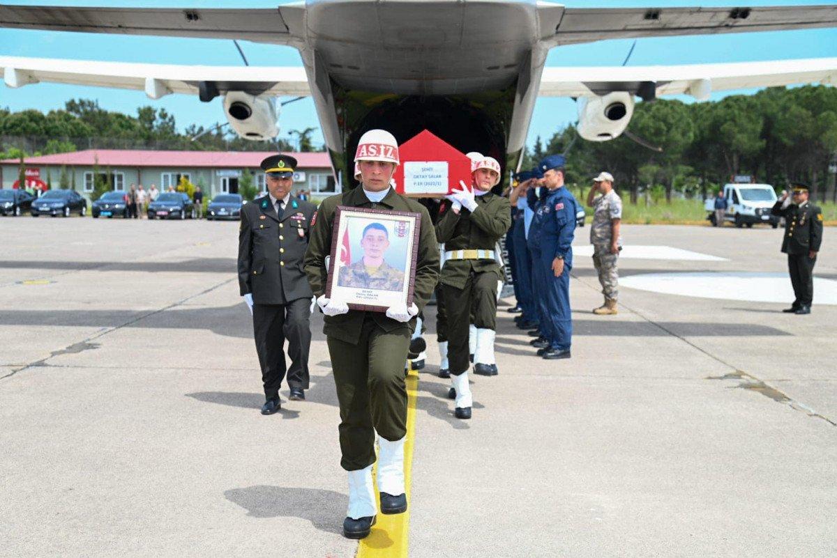 Balıkesir, şehidini gözyaşlarıyla son yolculuğuna uğurladı