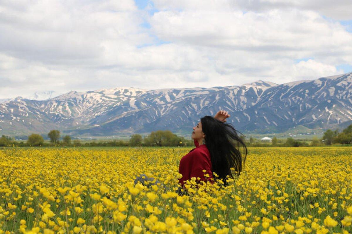 Yüksekova'ya bahar geldi