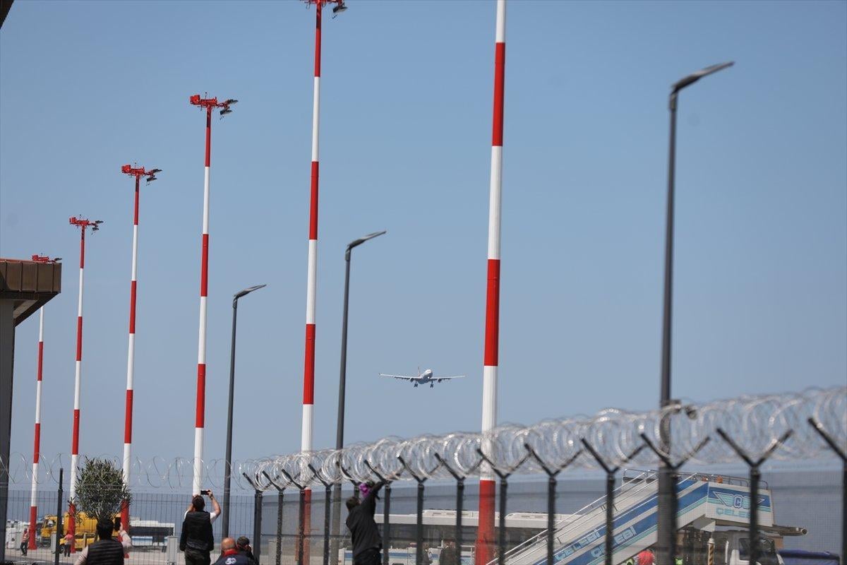 Rize Artvin Havalimanı'na ilk iniş gerçekleşti