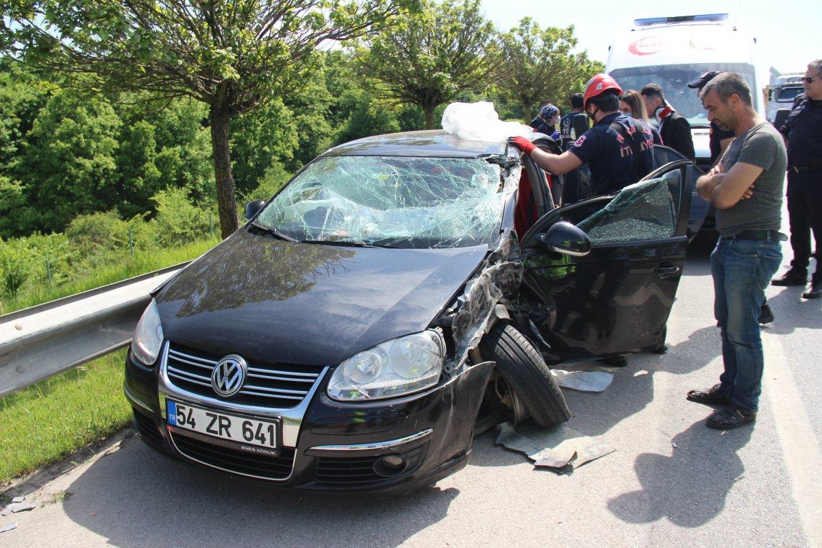 Kocaeli'de düğün fotoğrafı için çıktıkları yolda kaza geçirdiler