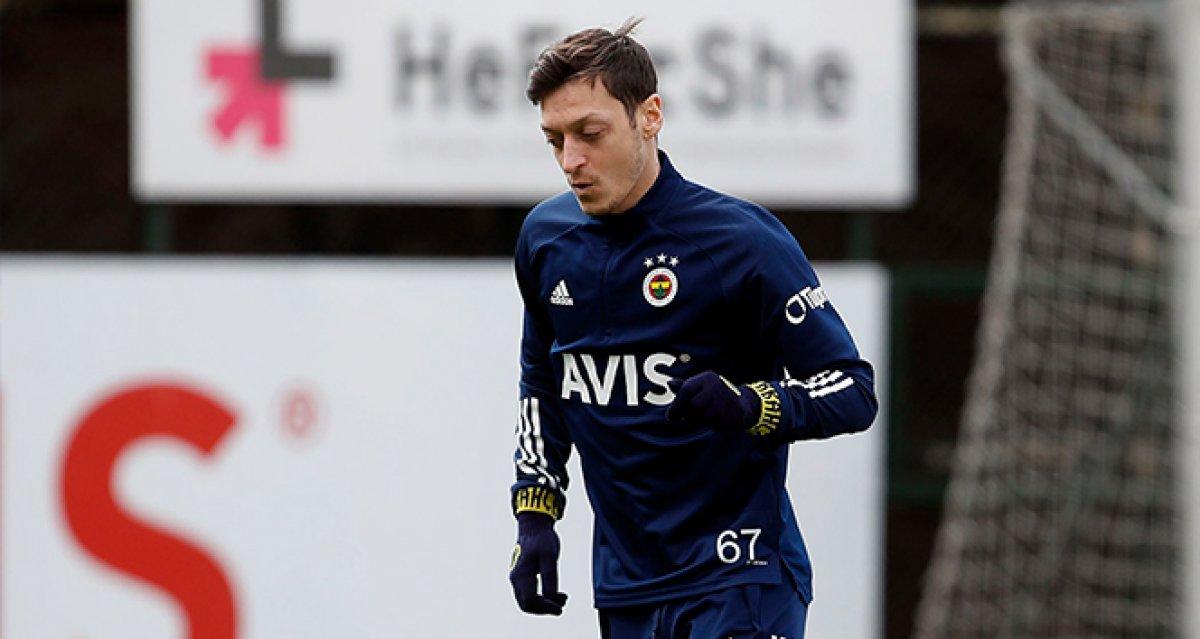 Mesut Özil, Necaxa'ya transfer oluyor