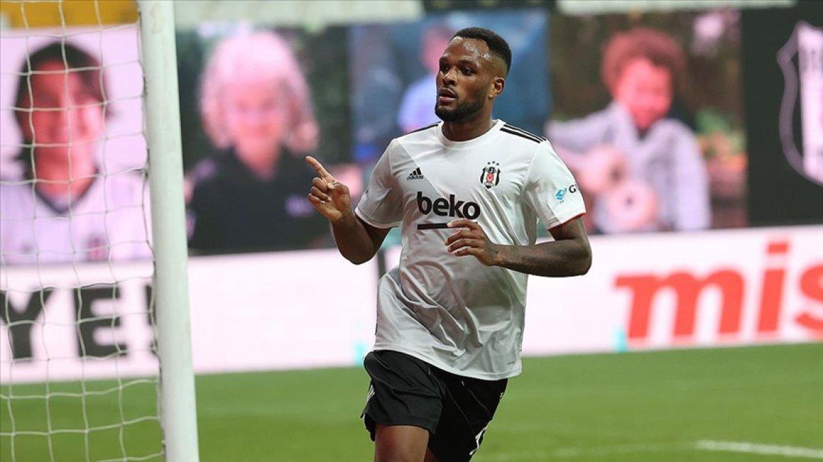 Cyle Larin, Beşiktaş'ta kalacak