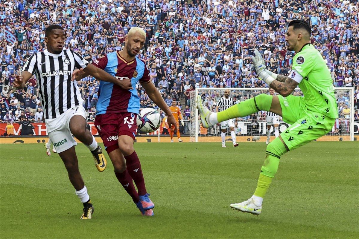 Trabzonspor, Altay'ı 2-1 mağlup etti