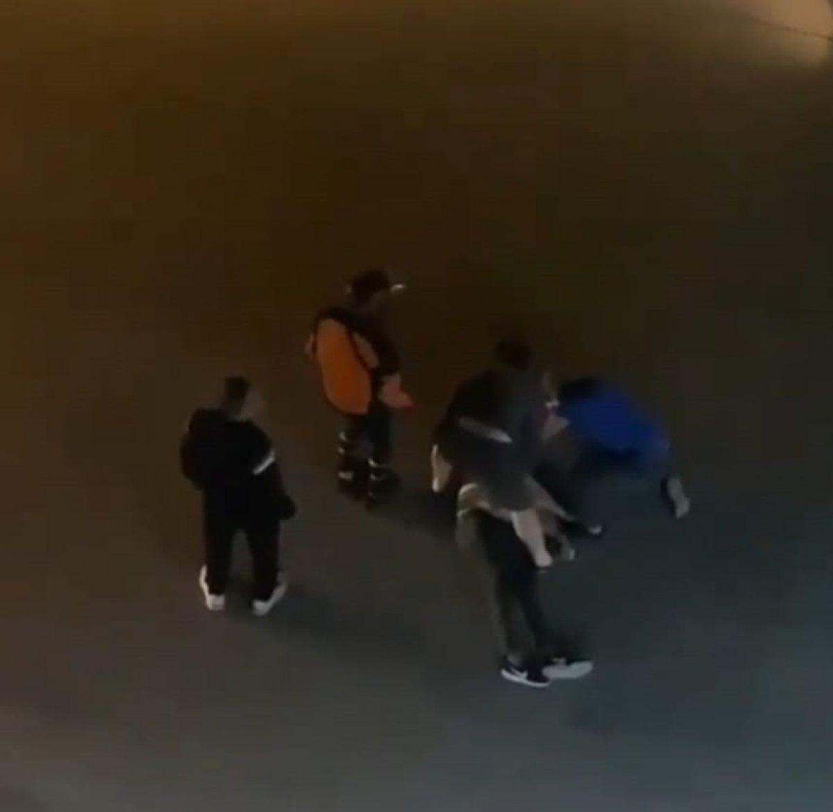 Kocaeli'de cadde ortasında kavgaya tutuştular