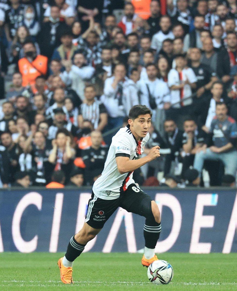 Beşiktaş, Emirhan İlkhan ile sözleşme yenileyecek
