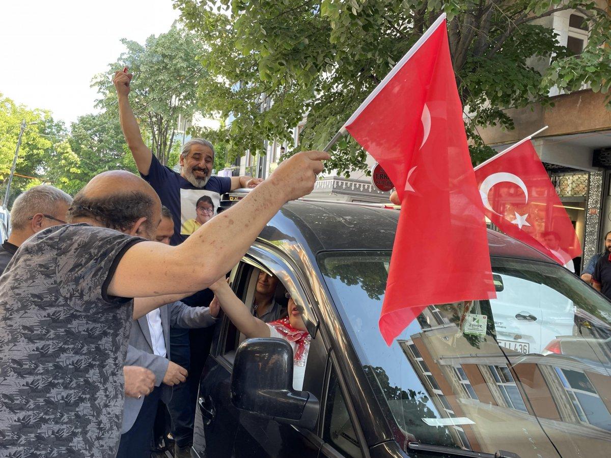 İstanbul'da Down Sendromlu gencin temsili asker eğlencesi