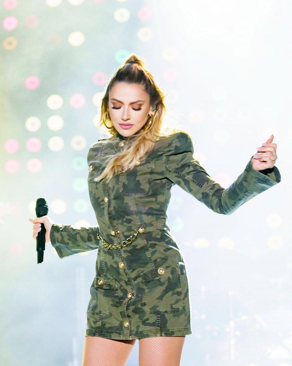 Hadise, Domates Güzeli seçildi