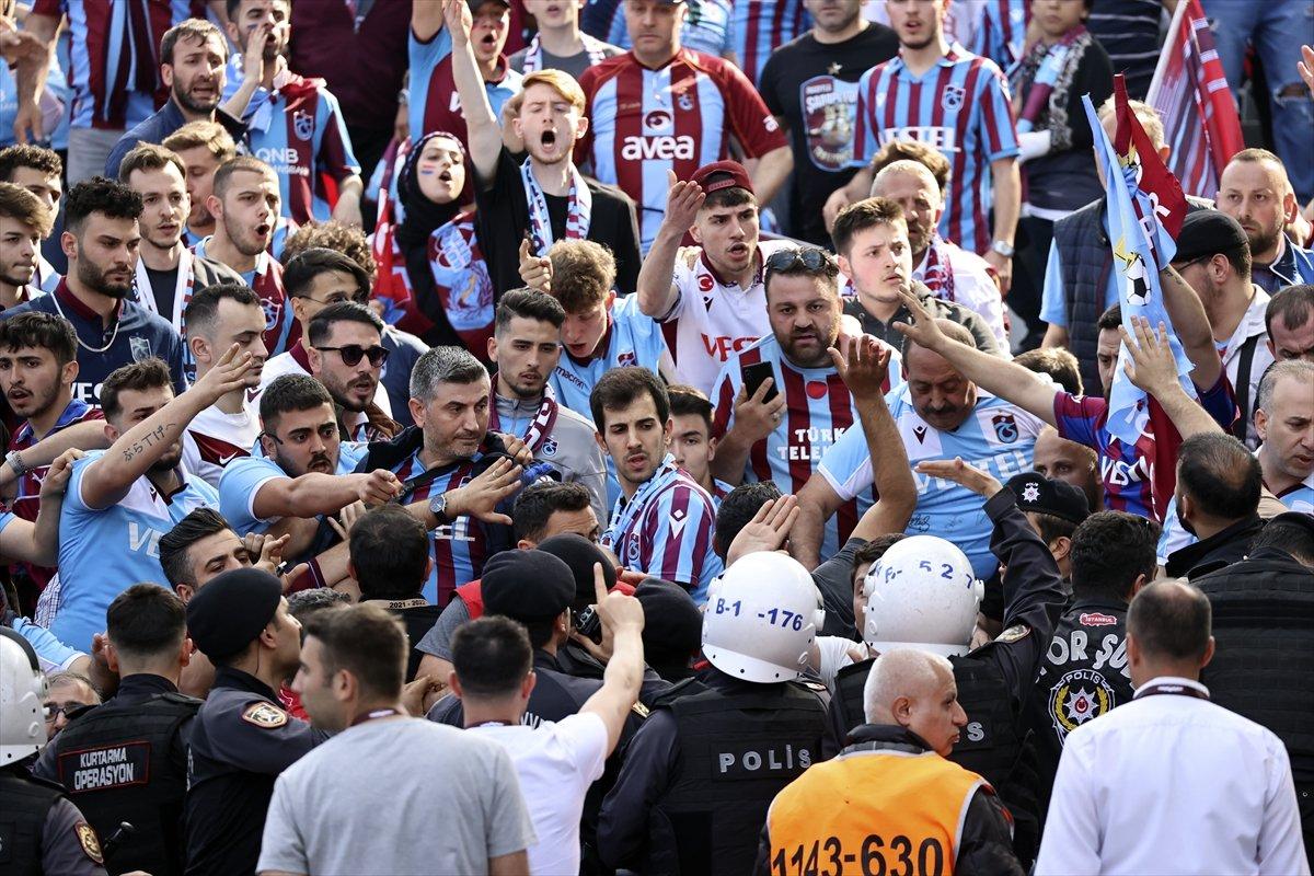 Trabzonspor, Altay'ı 2-1 mağlup etti