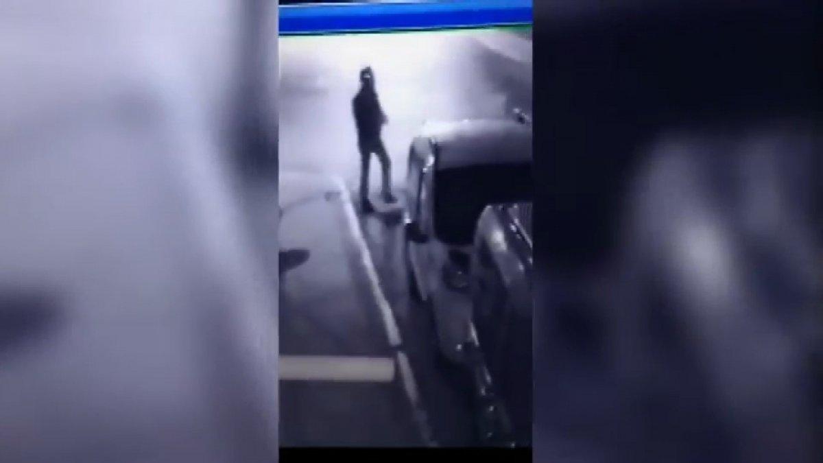 Sancaktepe’de husumetlisinin aracını kundakladı