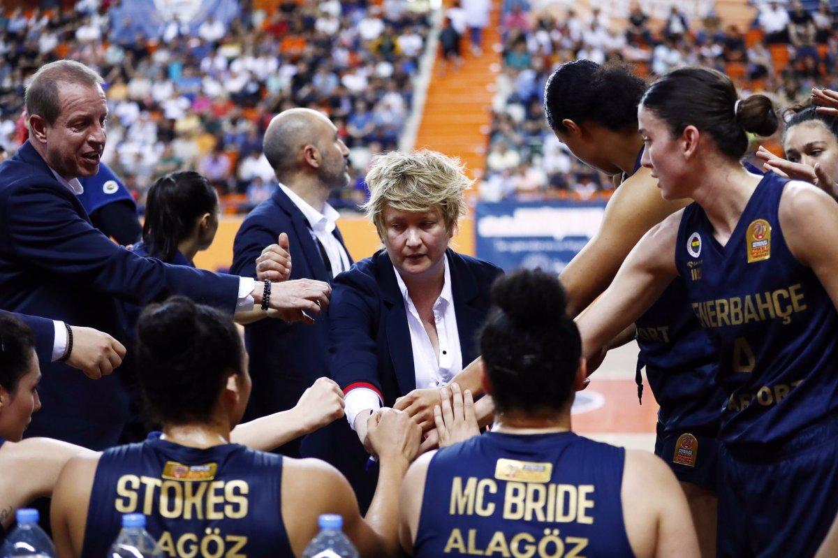 Kadınlar Basketbol Süper Ligi'nde Fenerbahçe şampiyon